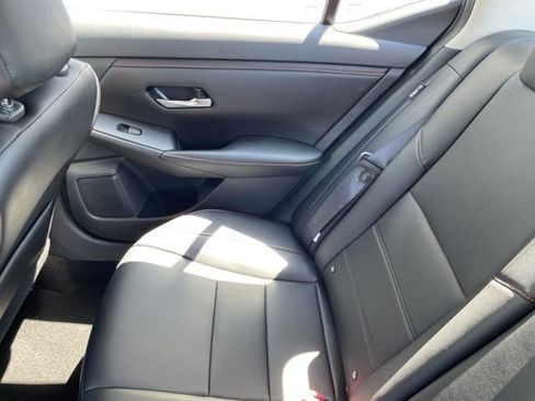 Used 2024 Nissan Sentra SR w/ SR Premium Package FWD image 27
