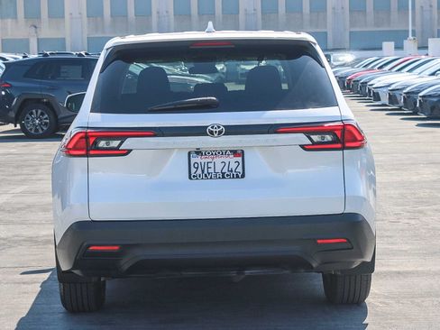 Certified 2025 Toyota Grand Highlander FWD image 8