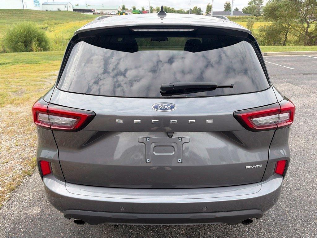 Certified 2024 Ford Escape ST-Line w/ Tech Pack #1 AWD/4WD image 5