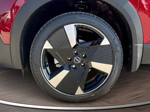 New 2025 Nissan Kicks SR w/ Interior Electronics Package image 13