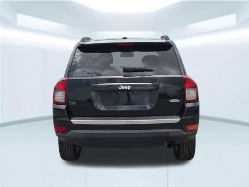 Used 2014 Jeep Compass Latitude FWD image 5