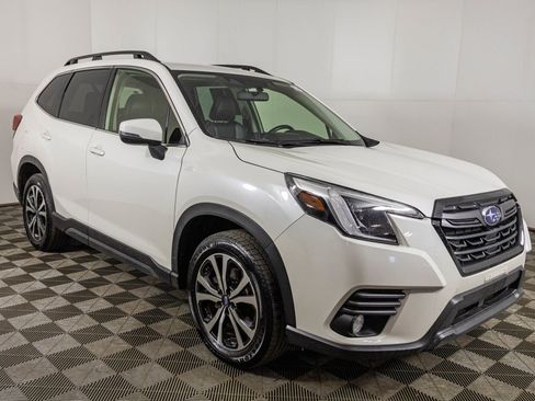 Used 2022 Subaru Forester Limited image 12