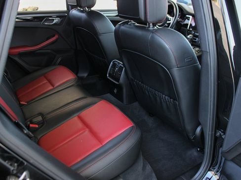 Used 2019 Porsche Macan AWD/4WD image 24
