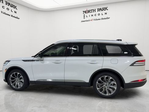 New 2026 Lincoln Aviator 2WD image 7