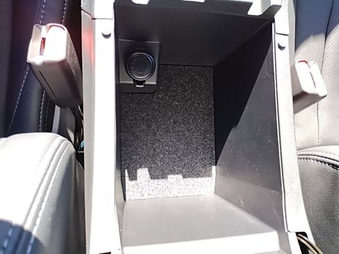 Certified 2025 Subaru Outback Limited image 35