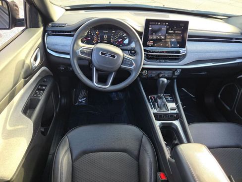 Used 2024 Jeep Compass Latitude AWD/4WD image 17