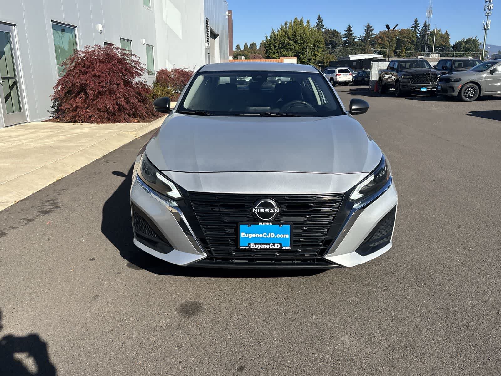 Used 2024 Nissan Altima 2.5 SV FWD image 8