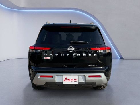 Used 2025 Nissan Pathfinder SL AWD/4WD image 4