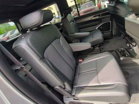 New 2026 Jeep Grand Wagoneer Limited AWD/4WD image 36