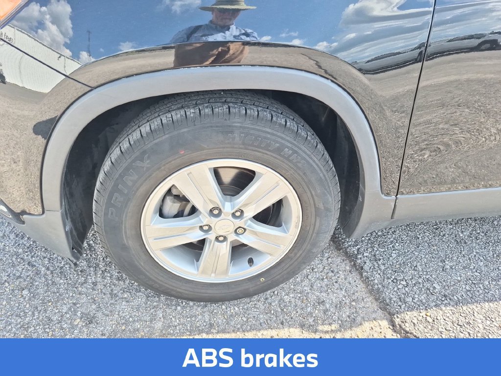 Used 2020 Chevrolet Trax LS FWD image 12