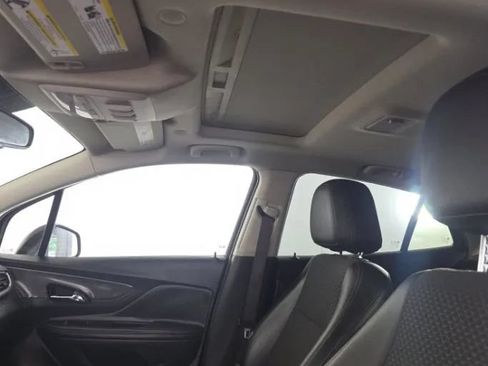 Used 2019 Buick Encore Sport Touring AWD/4WD image 7
