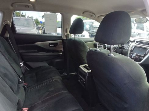 Used 2018 Nissan Murano S image 17
