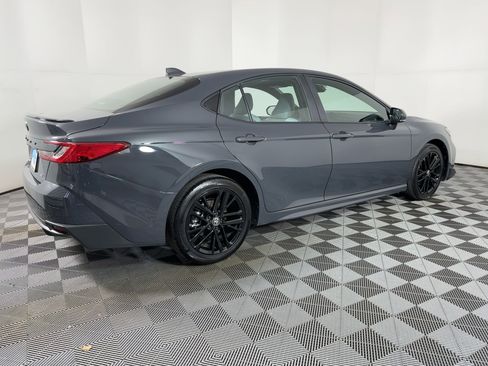 Used 2025 Toyota Camry SE image 7