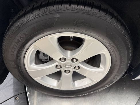 Used 2017 Toyota Sienna LE w/ Protection Package FWD image 14