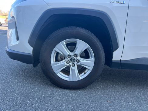 Used 2019 Toyota RAV4 LE image 30