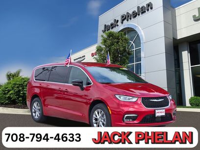 New 2026 Chrysler Pacifica Select