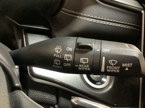 Certified 2023 Jeep Grand Cherokee Laredo AWD/4WD image 28