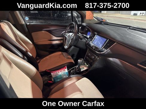 Used 2019 Buick Encore Preferred image 2