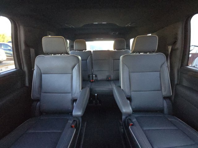 Used 2024 Chevrolet Suburban Premier w/ Premium Package AWD/4WD image 19
