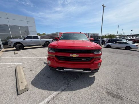 Used 2018 Chevrolet Silverado 1500 LT w/ All Star Edition image 8