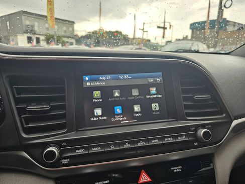 Used 2020 Hyundai Elantra SEL FWD image 24