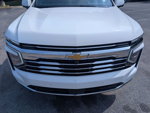 Used 2026 Chevrolet Tahoe LT w/ Comfort Package AWD/4WD image 12