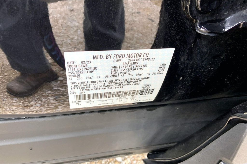 Used 2023 Ford Explorer XLT w/ Equipment Group 202A AWD/4WD image 31