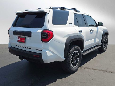 Certified 2025 Toyota 4Runner TRD Off-Road image 3