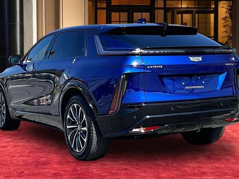 Used 2025 Cadillac Lyriq Sport AWD/4WD image 4
