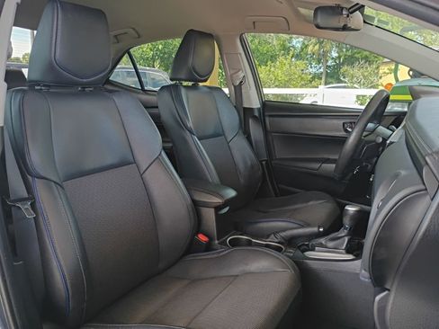 Used 2019 Toyota Corolla SE image 3