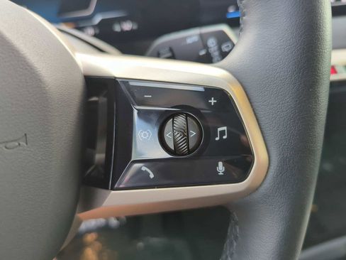 Used 2025 BMW iX xDrive50 image 23