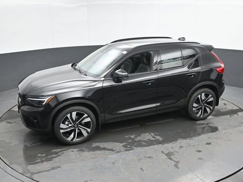 New 2026 Volvo XC40 B5 Plus w/ Protection Package Premier image 35