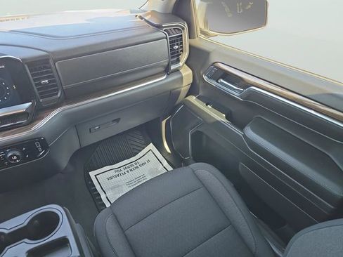 Used 2024 Chevrolet Silverado 1500 LT image 11