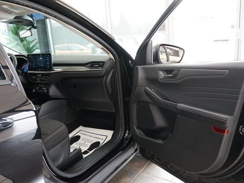 Used 2023 Ford Escape Active w/ Tech Pack #1 AWD/4WD image 42