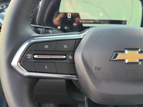 Used 2025 Chevrolet Equinox LT FWD image 20