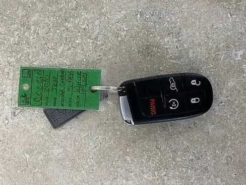 Used 2020 Jeep Grand Cherokee Laredo RWD image 23