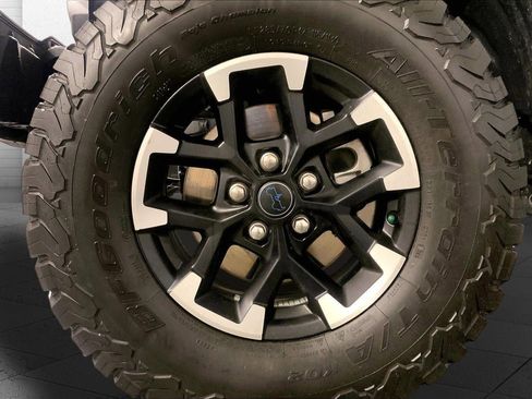 Used 2025 Jeep Wrangler Unlimited Rubicon 4xe w/ Convenience Group AWD/4WD image 9