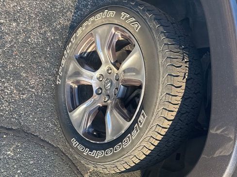 Used 2019 RAM 1500 Laramie image 9