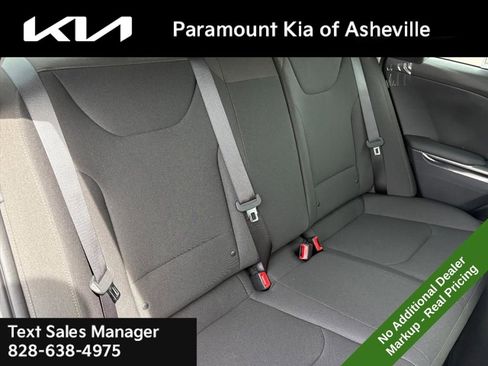 New 2026 Kia K4 LXS image 21