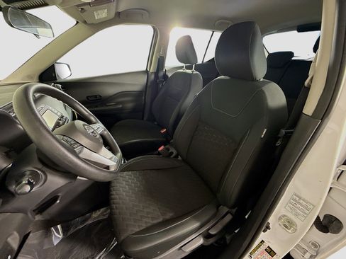 Used 2022 Nissan Kicks S image 23