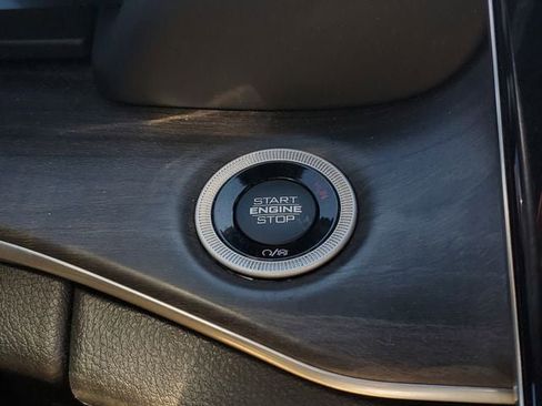 Certified 2022 Jeep Grand Cherokee Overland w/ Luxury Tech Group IV image 37