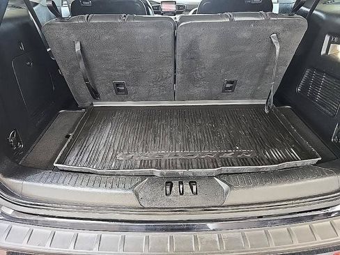 Used 2020 Ford Explorer XLT w/ Equipment Group 202A AWD/4WD image 30
