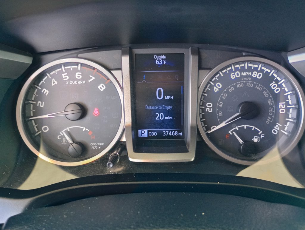 Used 2019 Toyota Tacoma SR5 AWD/4WD image 16