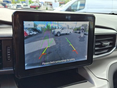 Used 2023 Ford Explorer XLT w/ Equipment Group 202A AWD/4WD image 19