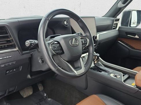 Certified 2024 Lexus GX 550 w/ Cold Area Package AWD/4WD image 18