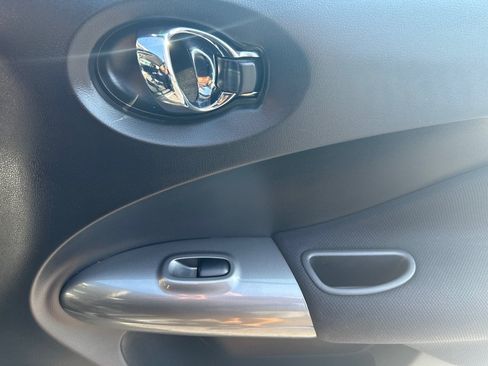Used 2016 Nissan Juke S FWD image 11