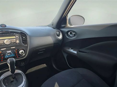 Used 2013 Nissan Juke SV FWD image 16