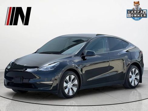Used 2023 Tesla Model Y Long Range AWD/4WD image 1