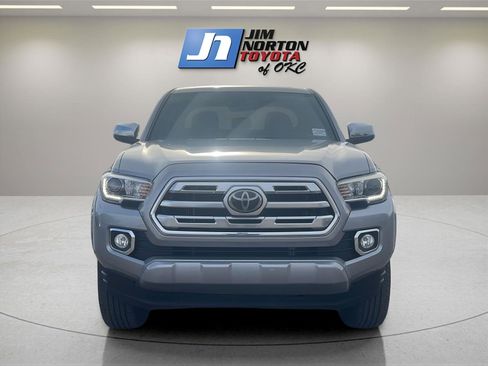 Used 2019 Toyota Tacoma Limited image 2