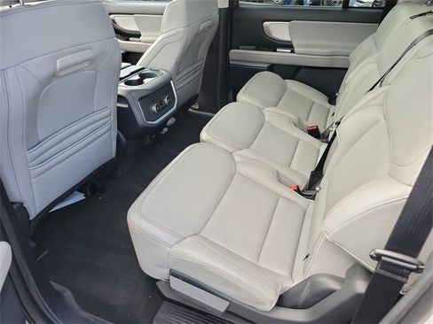 Certified 2025 Ford Expedition Max Active image 18